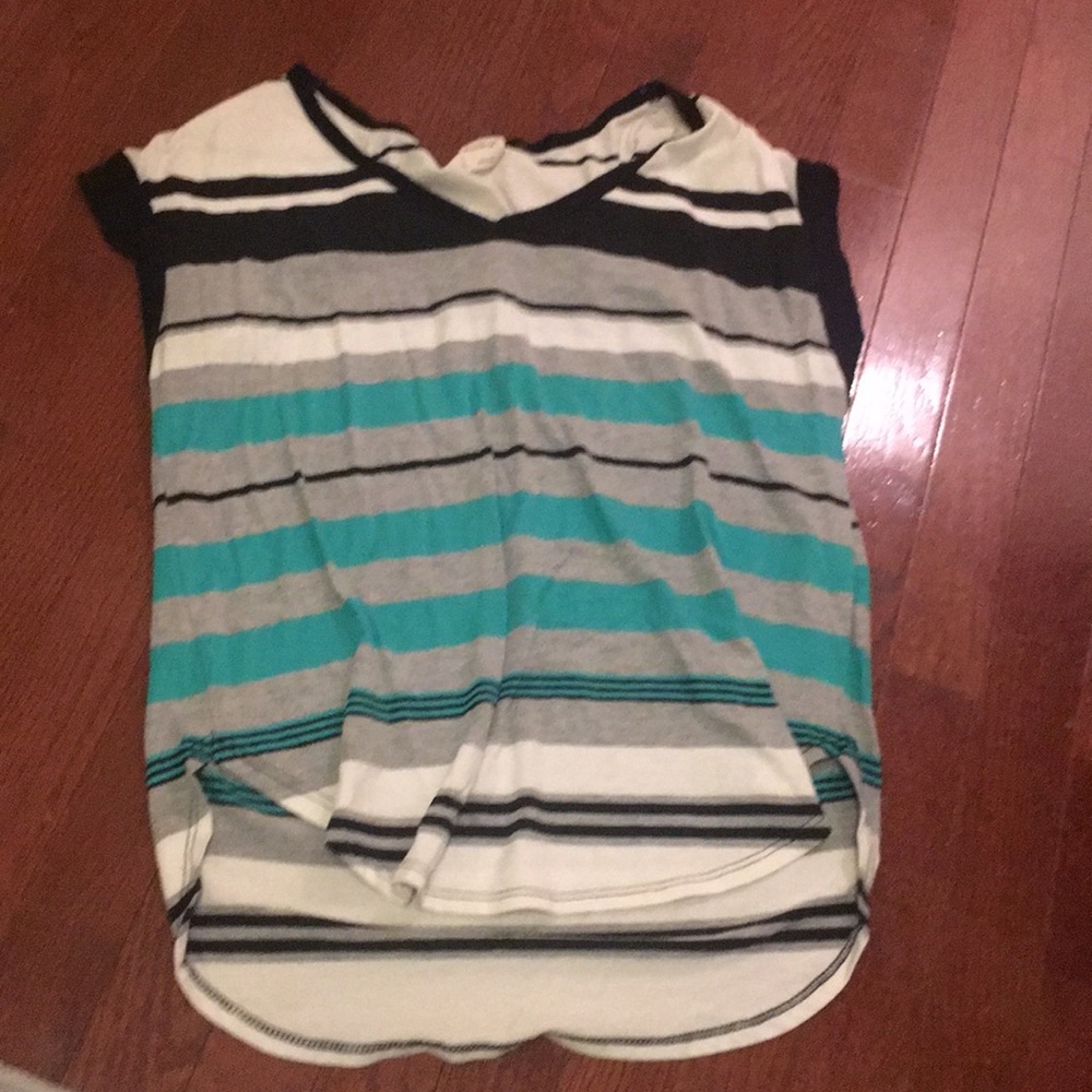 Slightly off the shoulder loose Nice T-shirt